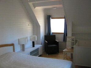 1 bedroom, iron/ironing board, Internet
