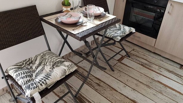 Dining - Cozy in Downtown with free parking (Kecskemét)