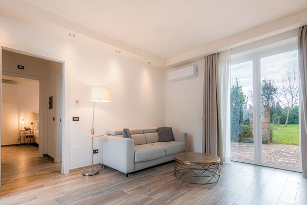 Suite, Garden View | In-room safe, desk, blackout drapes, soundproofing - Casabianca Resort (Fondi)