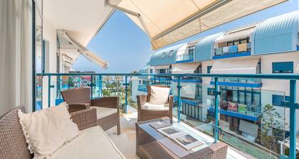 Apartment 'Castell' with Sea View, Wi-Fi and Air Conditioning