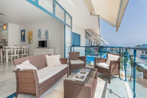 Outdoor dining - Apartment 'Castell' with Sea View, Wi-Fi and Air Conditioning (Castell de Ferro)