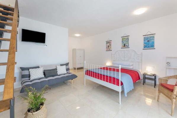 1 bedroom, free WiFi, bed sheets