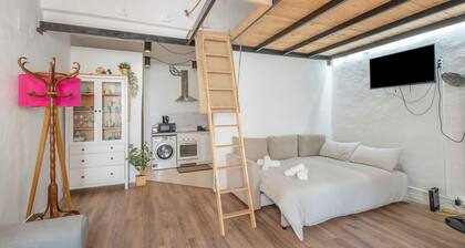 Apartment 'Portblanc' with Balcony, Wi-Fi and Air Conditioning