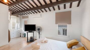 1 bedroom, free WiFi, bed sheets
