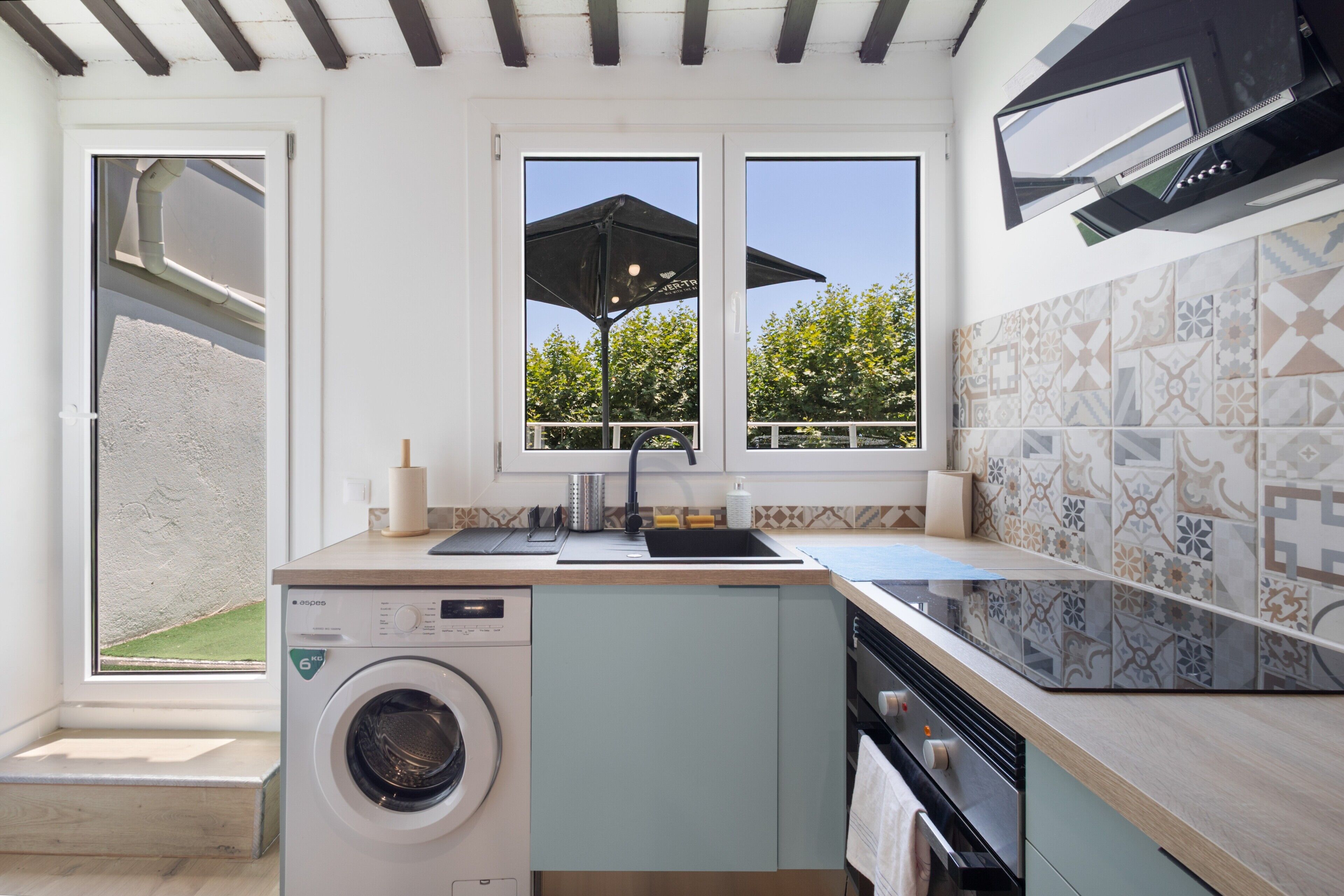 Refrigerador, microondas, horno y parrilla de estufa 