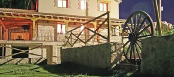 Country House 'Los Molinillos' with Mountain View, Private Terrace and Wi-Fi