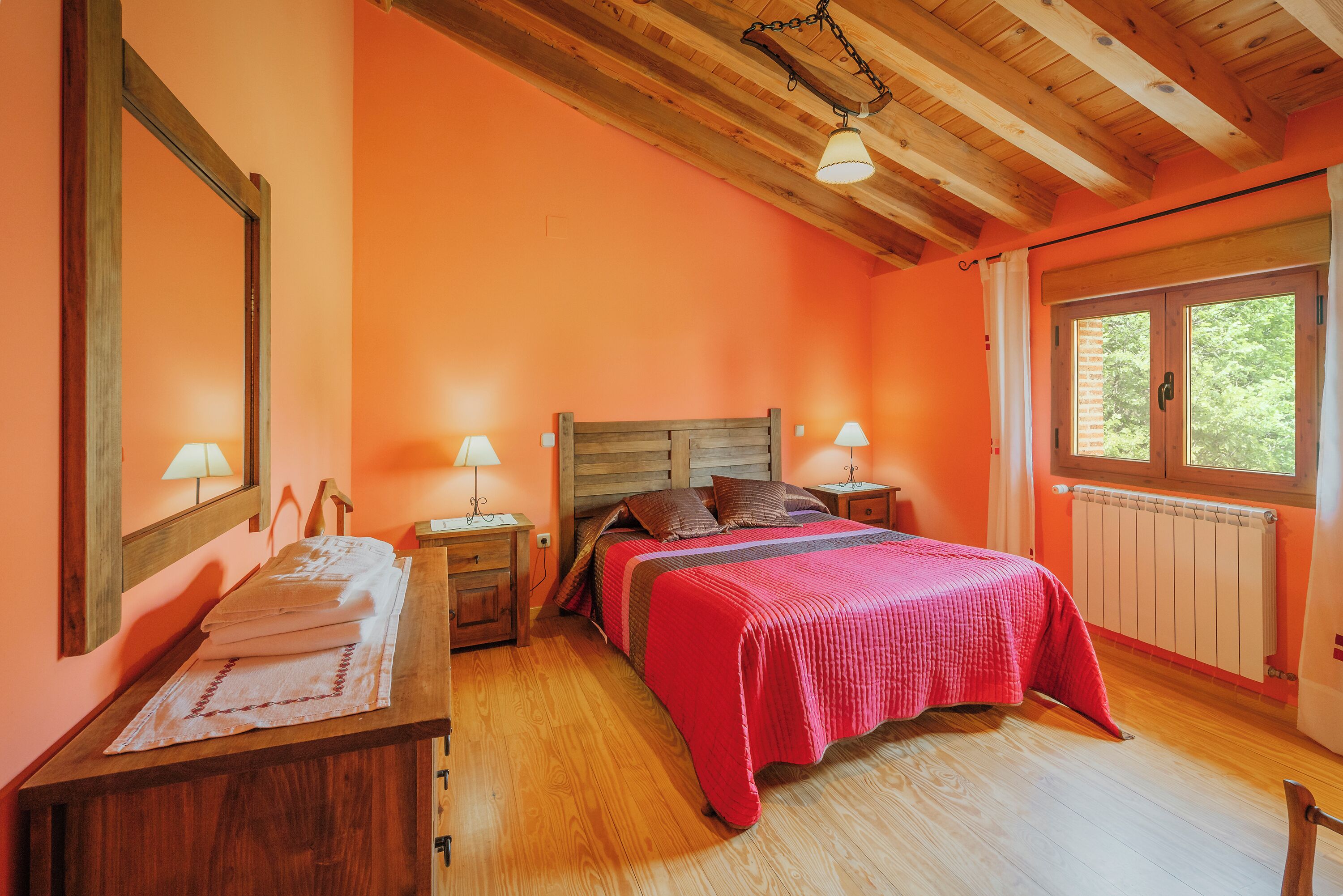 5 chambres, fer et planche à repasser, Wi-Fi gratuit, draps fournis