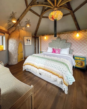 1 dormitorio, tabla de planchar con plancha, wifi y ropa de cama