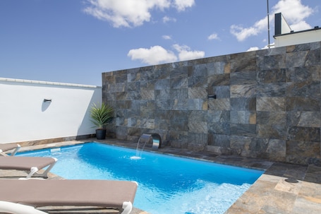 Pool. Holiday Home 'El Rincón Del Sur 2' with Private Pool, Wi-Fi and Air Conditioning