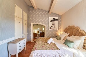 5 bedrooms, iron/ironing board, travel cot, WiFi - Charme Provençal Les Amandiers Swimming pool & Pets (Solliès-Toucas)