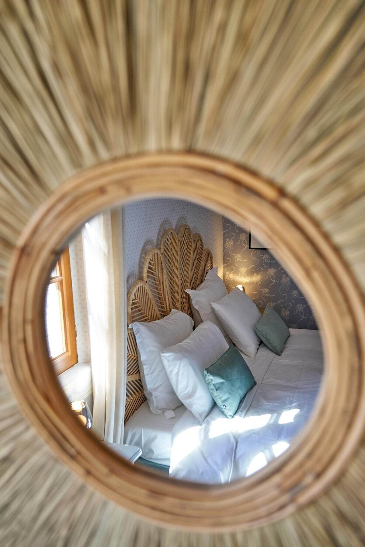 4 quartos, ferros/tábuas de passar roupa, berço de viagem