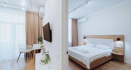 Stylish 1BR on Stefan cel Mare – Balcony & View