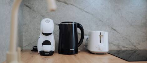 Kaffee und/oder Kaffeemaschine
