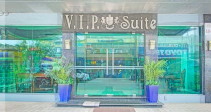 Modern Twin Escape at Townhouse VIP Suites