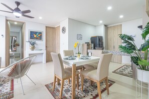 Dining room - Comfortable and Modern Apartment With a Pool (Santa Marta)