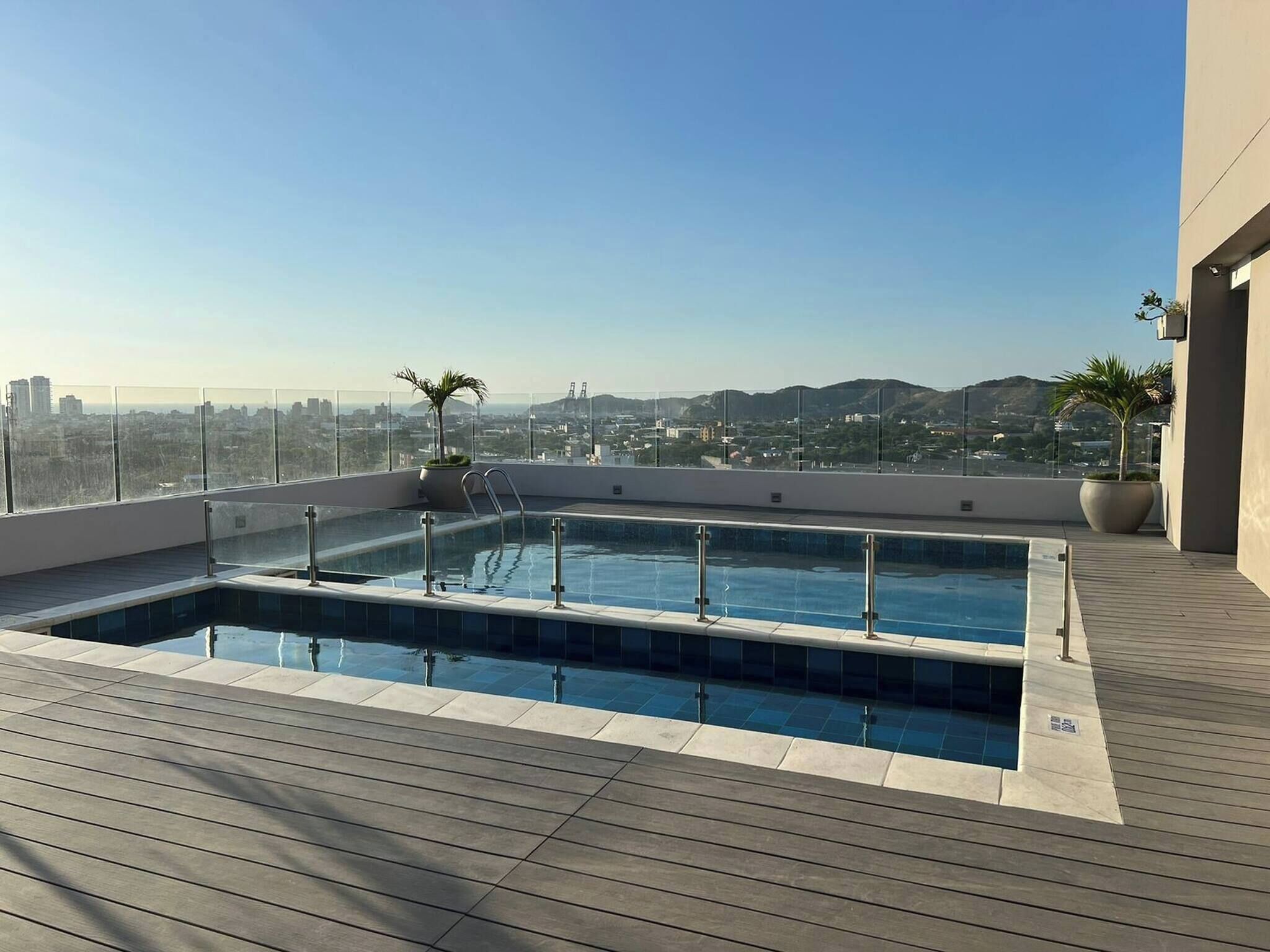 Departamento, 2 habitaciones, con acceso para personas discapacitadas, balcón | Alberca | Alberca al aire libre 