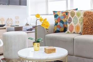 Apartment, 2 Bedrooms, Accessible, Balcony | Living room | Books - Comfortable and Modern Apartment With a Pool (Santa Marta)