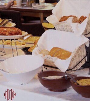 Free daily buffet breakfast