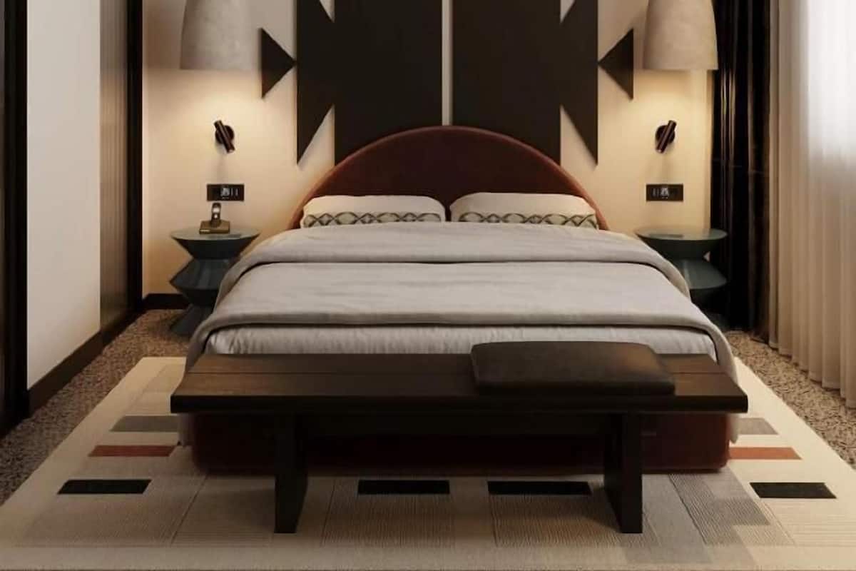 Quarto casal standard | Cofres nos quartos, escrivaninha, quartos à prova de som