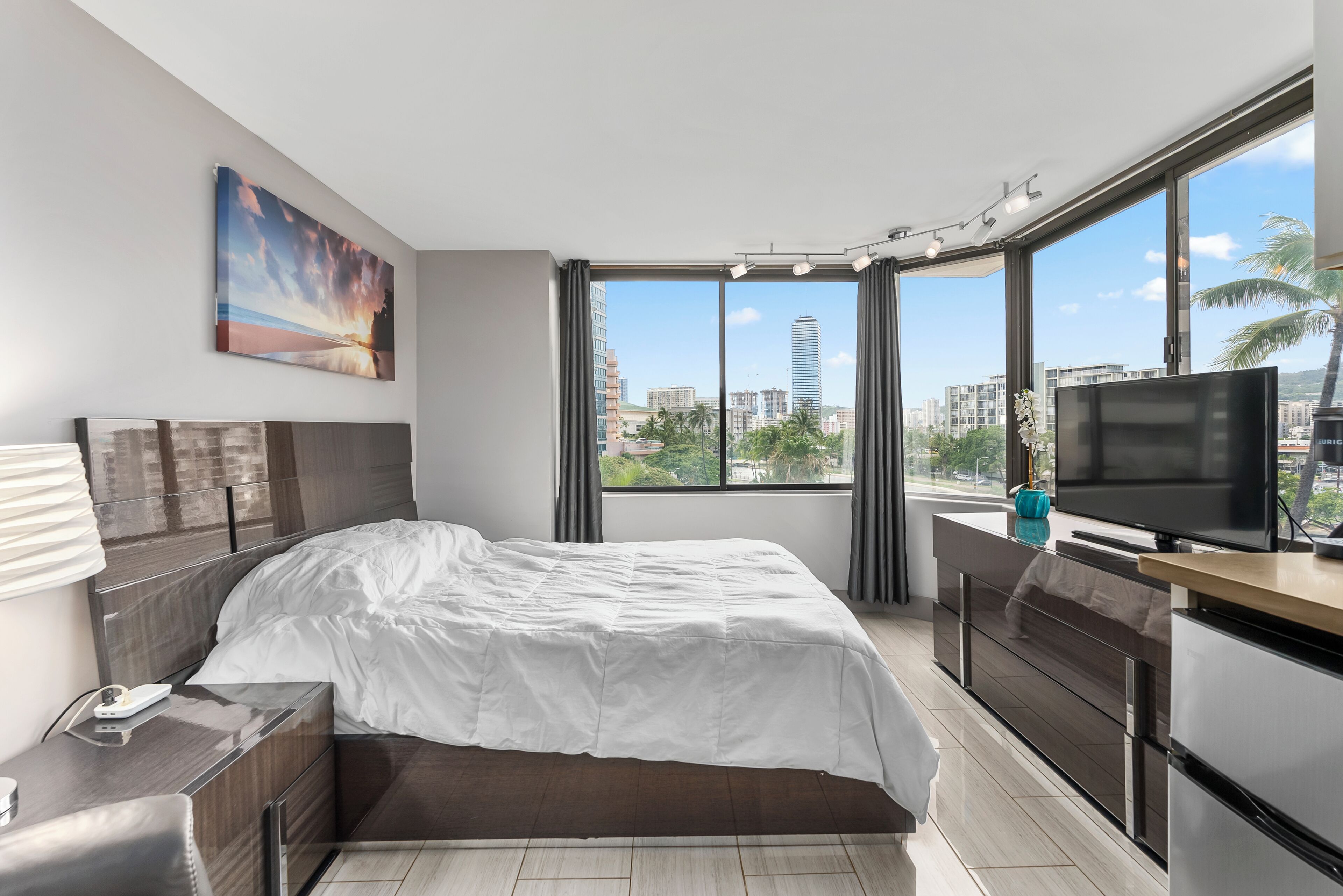 Iron/ironing board, free WiFi, bed sheets