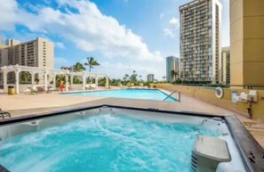 Pool - Canoe Palms Waikiki Pool, Gym, WiFi, AC (Honolulu)