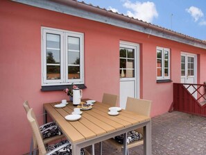 Casa clássico, 2 quartos | Fachada