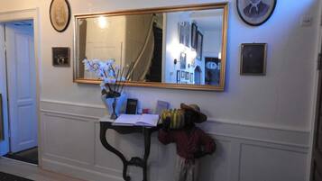 Classic House, 1 Bedroom | Interior