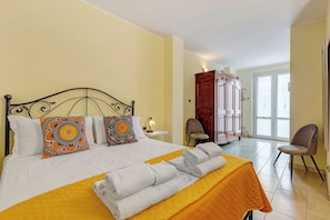 1 bedroom, free WiFi, bed sheets