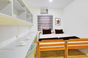 1 bedroom, desk, WiFi - Deluxe Twin Retreat in 1318 Residences (Manila)
