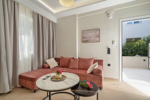 TV - Apartment 'Papanikolis' with Shared Terrace, Wi-Fi and Air Conditioning (Kallithea)