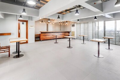 Triple Suite Luxury Stay | Heart of Makati