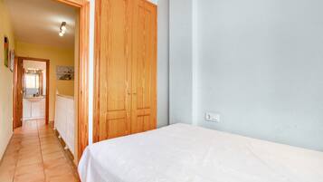 4 bedrooms, free WiFi, bed sheets