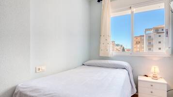 4 bedrooms, free WiFi, bed sheets