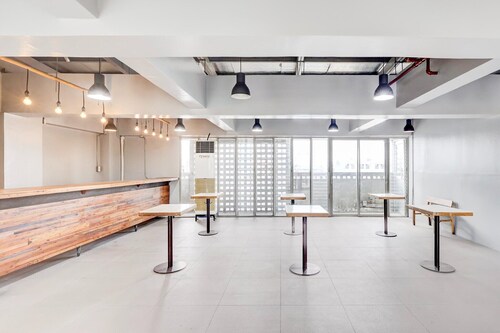 Cozy Double Retreat in Olympia, Makati -Santa