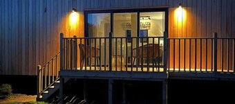 Unbox at Poplar Tree: Poplar (1)