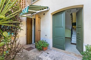 Exterior detail - Magnolia House (Sirmione)