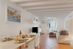 Standard Apartment, Multiple Bedrooms (Magnolia House) | Dining - Magnolia House (Sirmione)