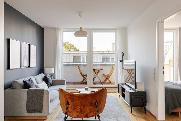 TV, stereo - Blueground | Josefstadt, terrace, nr Votivkirche (Vienna)