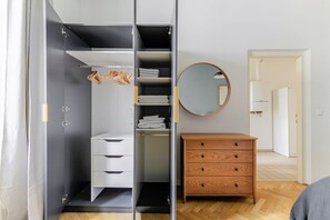 2 dormitorios, tabla de planchar con plancha, wifi y ropa de cama