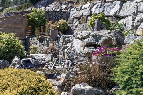 West Coast Retreat on Bear Mountain | Family + Golf