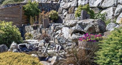 West Coast Retreat on Bear Mountain | Family + Golf