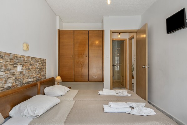 1 bedroom, free WiFi, bed sheets