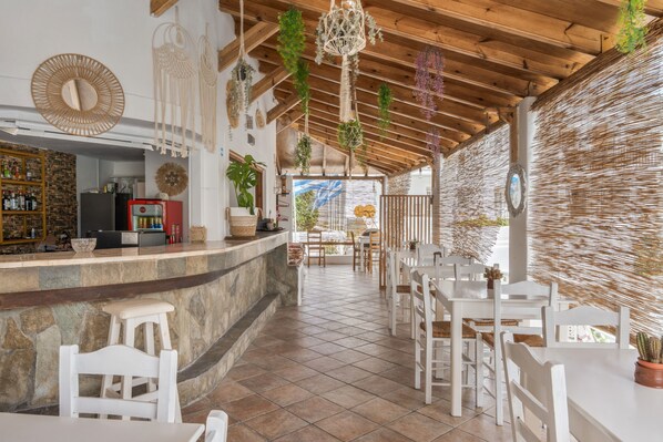 Dining - Apartment 'Room Pool View No 4' with Mountain View, Wi-Fi and Air Conditioning (Kalymnos)