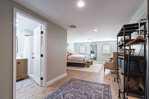 5 bedrooms, desk, iron/ironing board, travel cot - 41 Palms Estate by AvantStay | Indoor Pickleball, Pool, Hot Tub, Outdoor Kitchen (Bermuda Dunes)