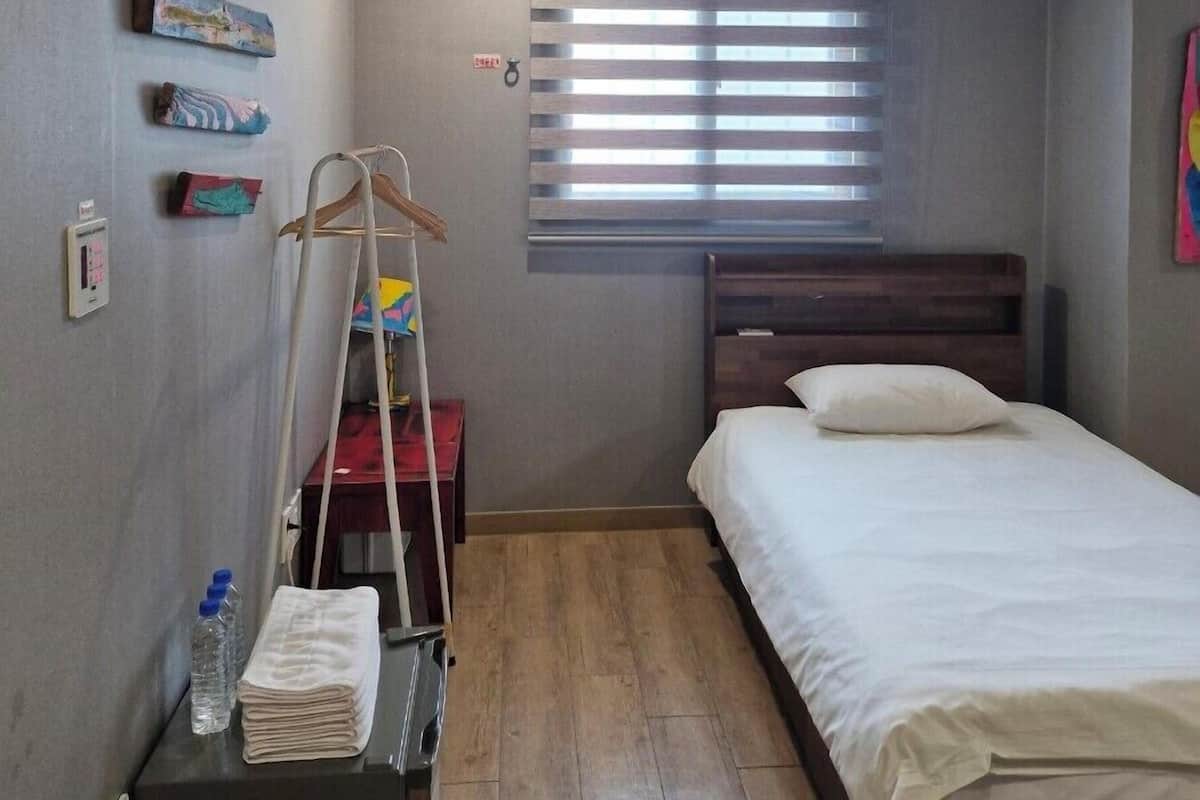 Standard dubbelrum | Arbetsyta för laptop, gratis wi-fi och sängkläder