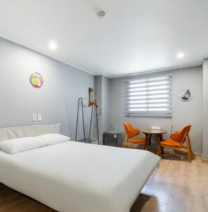 Laptop workspace, free WiFi, bed sheets - Hotel Stay hyun (Jeju City)