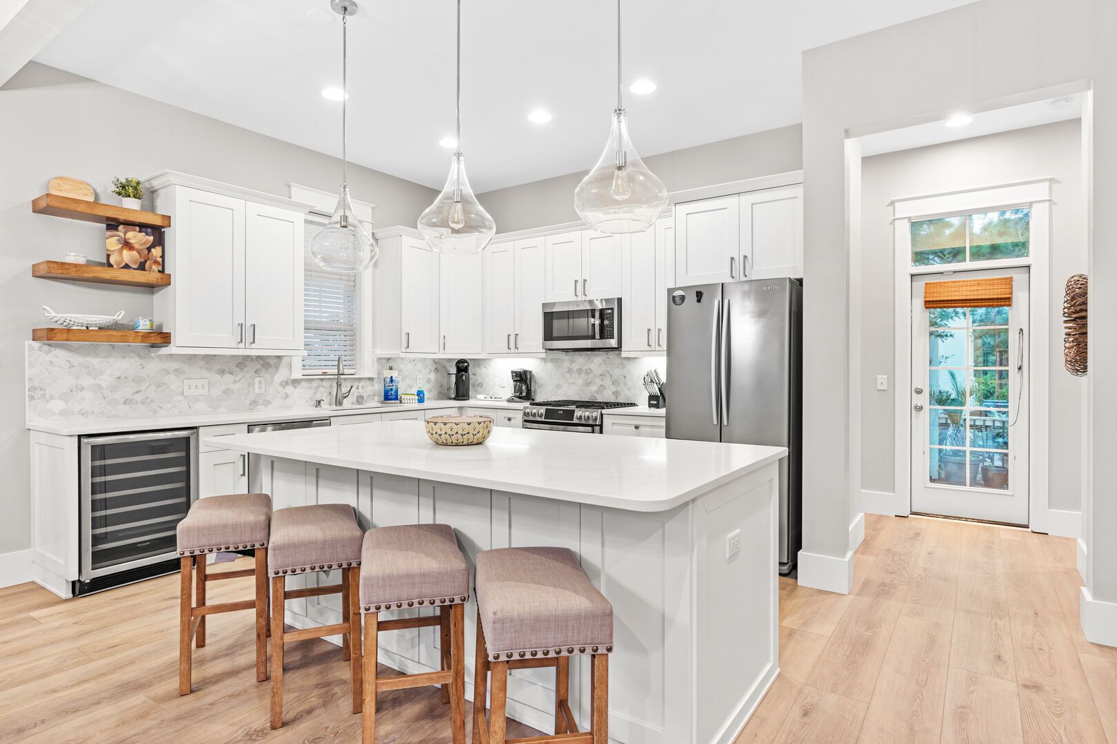 冰箱、微波炉、烤箱、炉灶