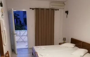 1 bedroom, free WiFi, bed sheets