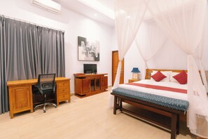 2 chambres, coffres-forts dans les chambres, bureau, Wi-Fi