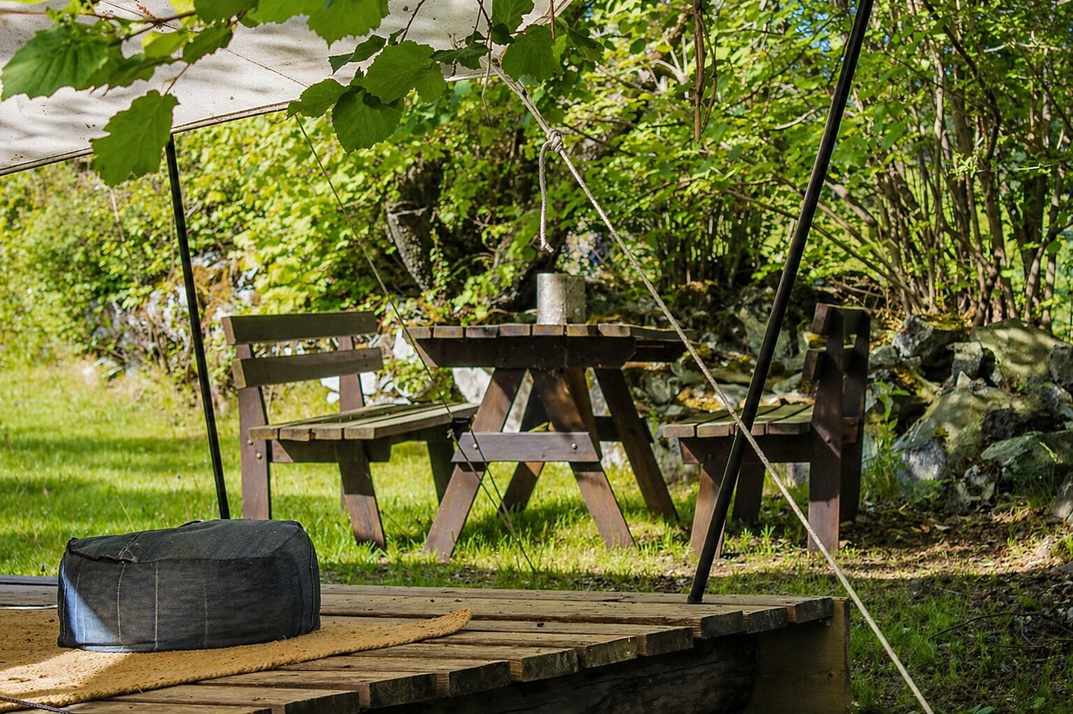 Exclusive-Zelt, 1 Queen-Bett, Gartenblick